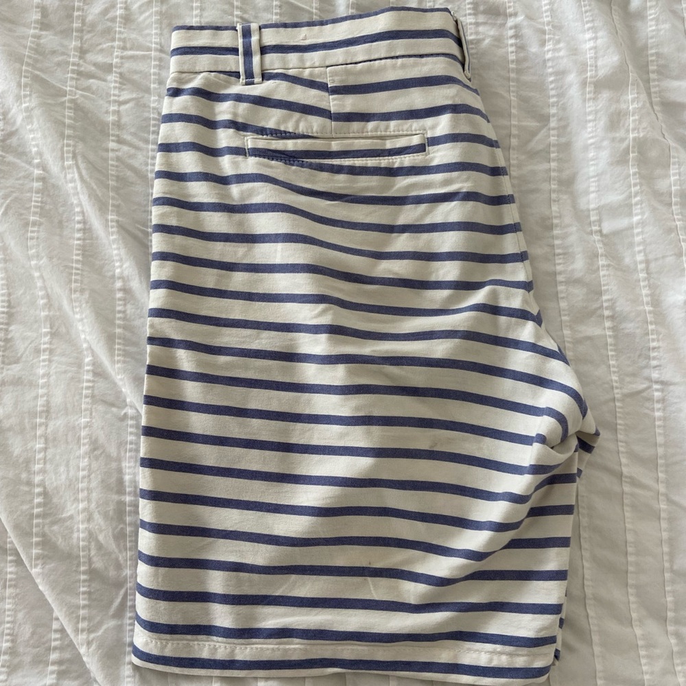 Gap Boyfriend Striped Cargo shorts
